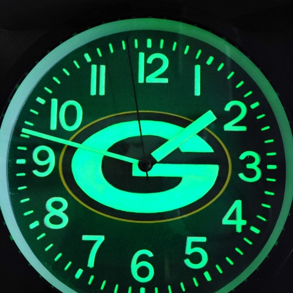 Green Bay Packers NFL Football Glow In The Dark Wall Clock New! - Picture 1 of 4